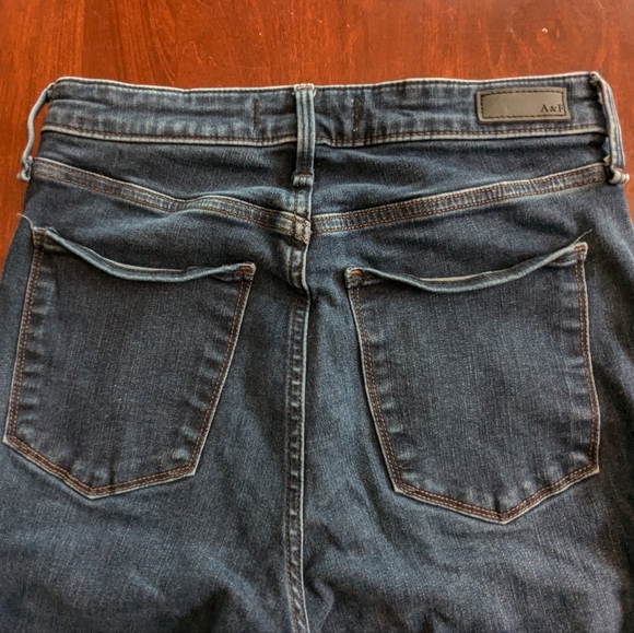 Abercrombie &  Fitch Super Skinny High Rise Jean, size 8R (29), dark wash - Picture 4 of 11